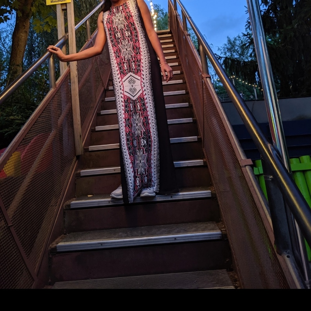 Dress - Picture 2 of 2